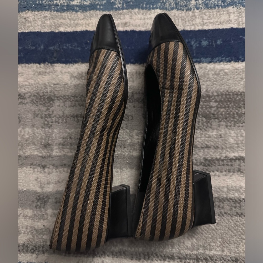 Classic Fendi heeled flats & barrette set - Picture 5 of 5